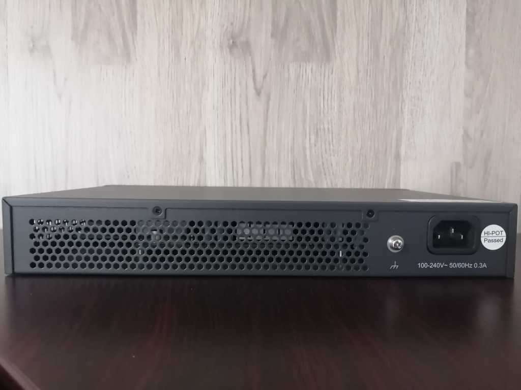 TP-Link 16-Port Gigabit Rackmount Switch