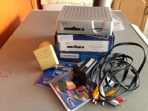DSTV DSD1131 Decoder plus LNB