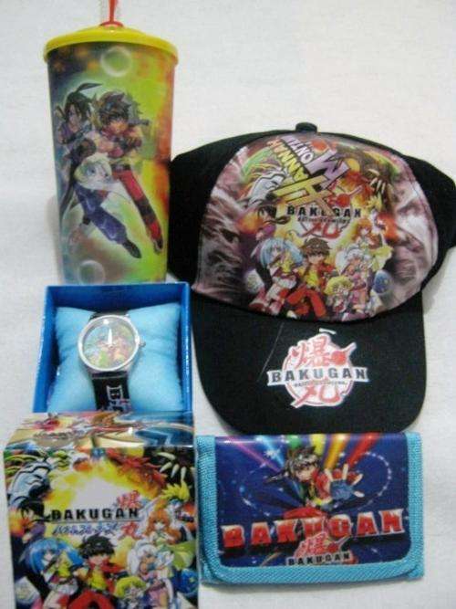 BAKUGAN GIFT PACK        WATCH - CAP - WALLET & JUICE BOTTLE