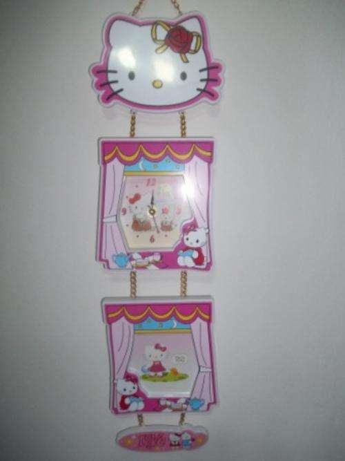 HELLO KITTY HANGING CLOCK WITH PHOTO FRAME