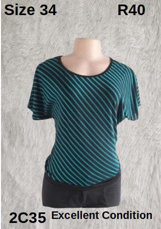 Size 34 Top   * Excellent Condition  * Bargain Price Plus Only R60 Pudo Locker Delivery