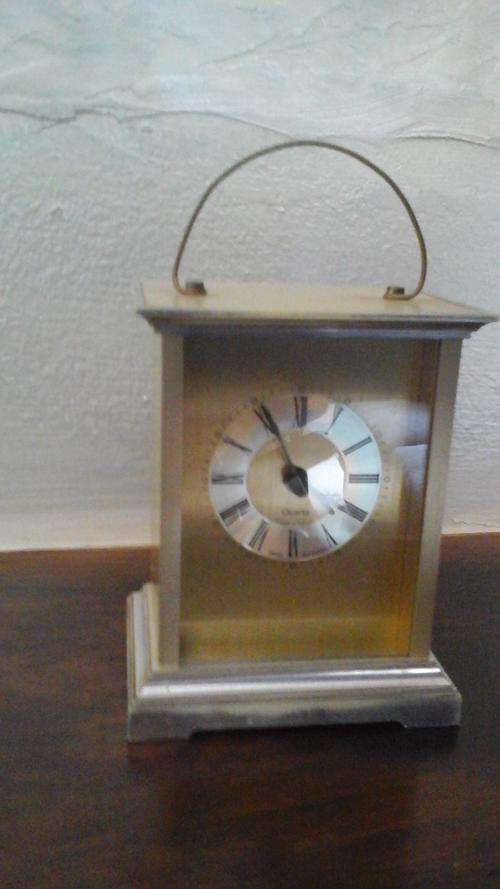 Quarz clock - Vintage 20 cm high
