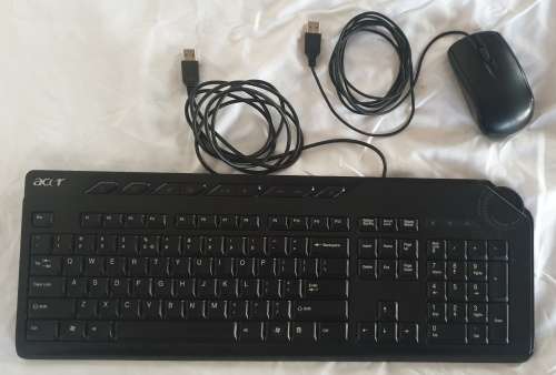 Multi-media keyboard and mouse combo