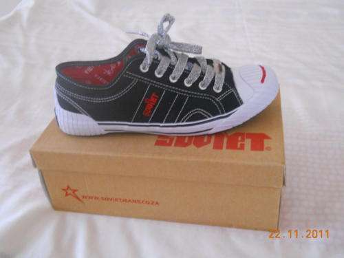 Black soviet Sneakers size 8