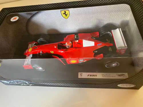Michael Schumacher - Ferrari 2001 (Hotwheels 1:18)