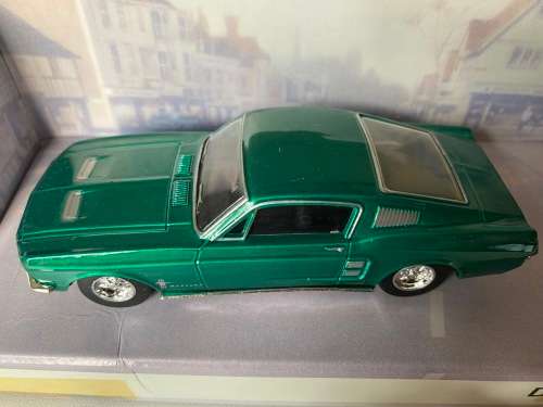 Ford Mustang Fast Back 1967 (Dinky Matchbox 1:43)