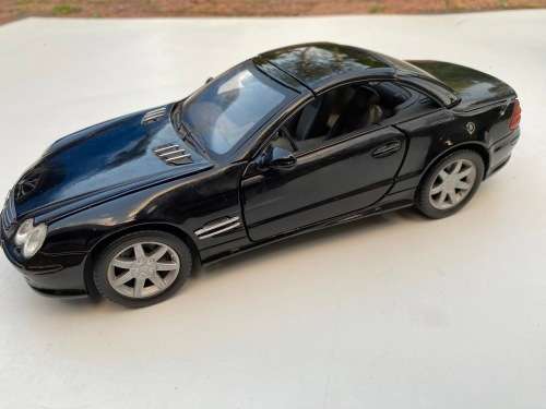 Mercedes Benz SL500 convertible with removable roof (1:18 Motor Max)