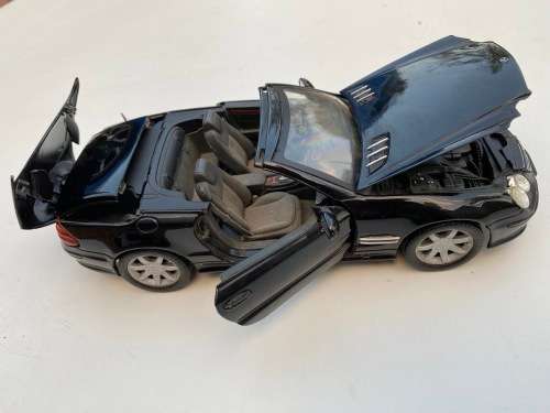 Mercedes Benz SL500 convertible with removable roof (1:18 Motor Max)
