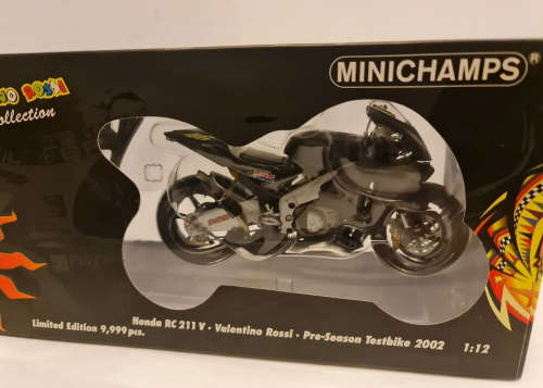Valentino Rossi, Special Edition Black MotoGP Honda Test Bike #46 2002 (Minichamps 1:12)