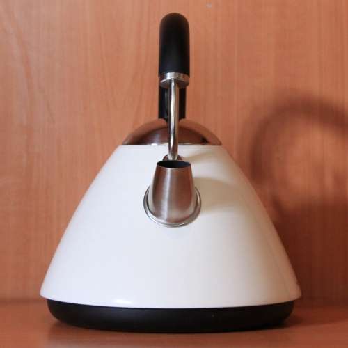 *FREE SHIPPING* Morphy Richards Imported Traditional White Kettle