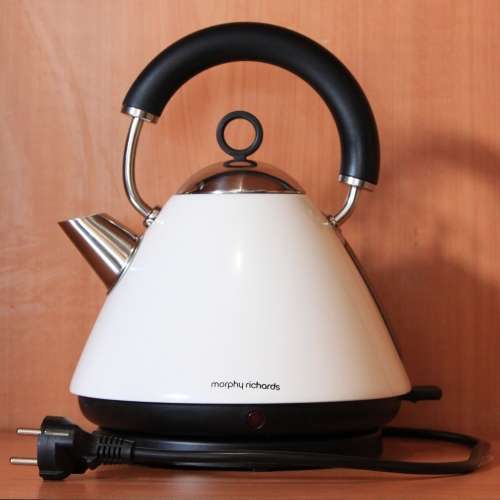 *FREE SHIPPING* Morphy Richards Imported Traditional White Kettle