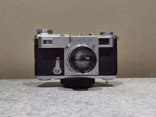 CONTAX IIA    with  5CM  F1.5LENS