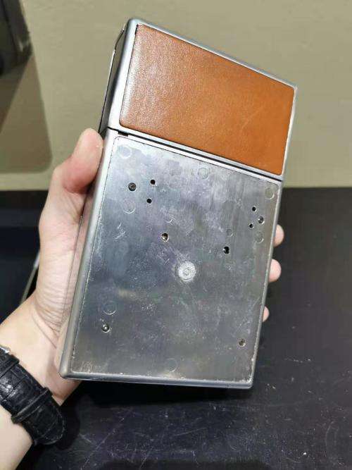 broken polaroid sx-70 land camera