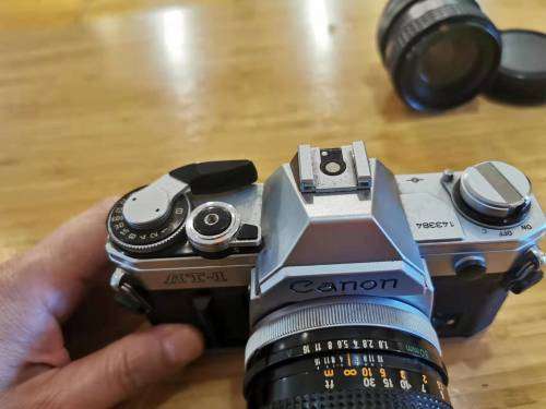 CANON AT-1 CAMERA 3*LENS