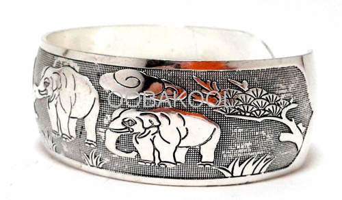 TIBETAN CARVED SILVER ELEPHANT BRACELET / OobaKool Jewellery
