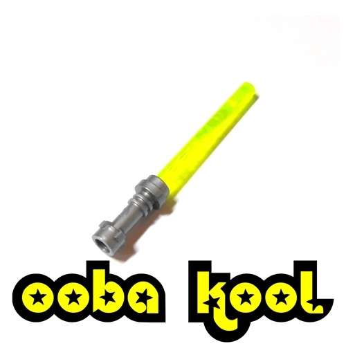 FIGURE WEAPONS / LIGHTSABER / GREEN WITH DARK STONE GREY HANDLE / OobaKool Minifigure Accessories