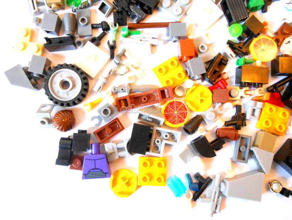 SUPER SALE!! - TUB O BRICK / SELECTION OF EXTRAS / OobaKool Minifigure