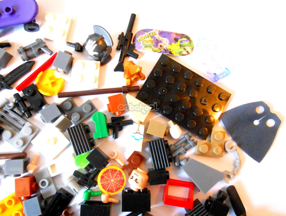 SUPER SALE!! - TUB O BRICK / SELECTION OF EXTRAS / OobaKool Minifigure