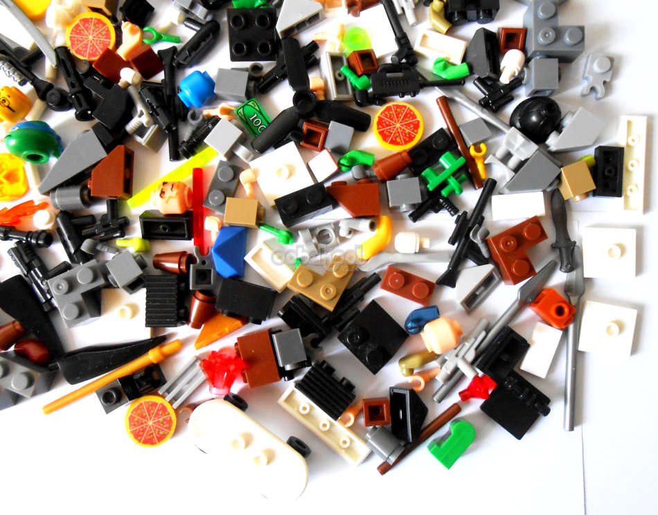 SUPER SALE!! - TUB O BRICK / SELECTION OF EXTRAS / OobaKool Minifigure