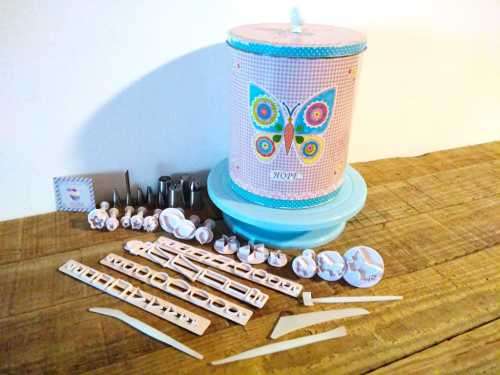 CLEARANCE SALE | Unbeatable Value | Delicious Country Kitchen Cake Decoration Gift Set