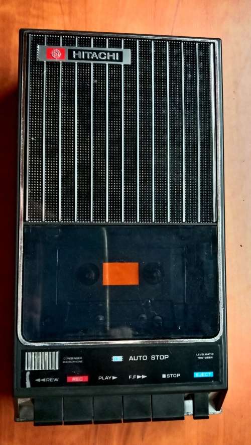 Hitachi TRQ-258R 1970`s Casette Tape Recorder