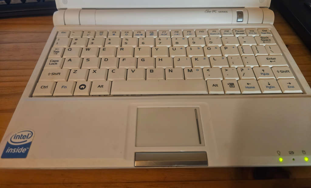 Asus Eee-PC DOS Gaming Netbook Please read Details below.