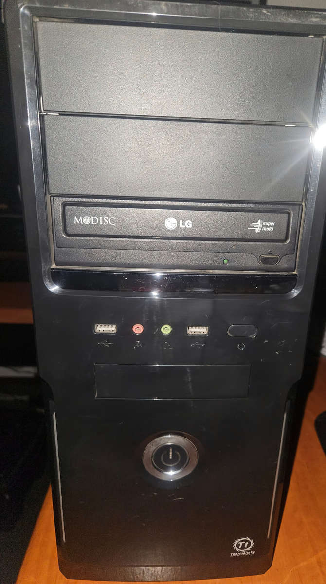 Quad Core Windows 10 Desktop PC -4Gb-1Tb-AMD V3900