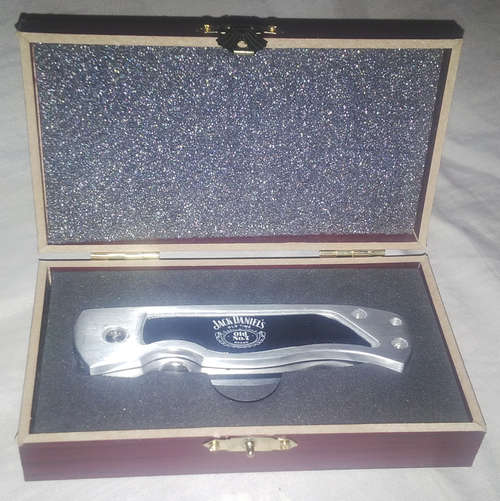 JACK DANIELS POCKET KNIFE WITH BOX