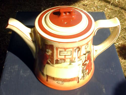 ROYAL DOULTON TEAPOT: SIR ROGER OF COVERLEY (20x15cm)