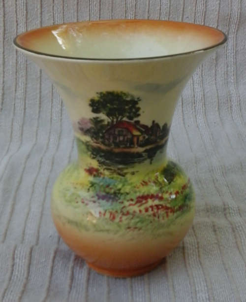 WOW!!! ROYAL DOULTON VASE (14cm HIGH) - Marked "D3607" "Y" in red