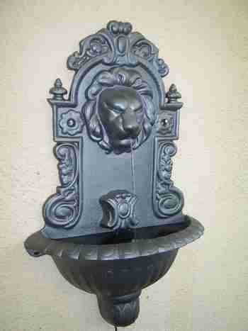 Aluminium Wall Fountain Lion