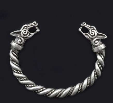 Viking Bangle Wolf Heads