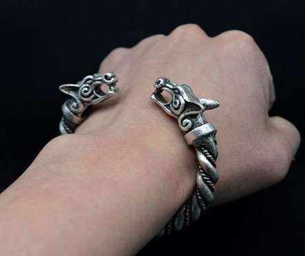 Viking Bangle Wolf Heads