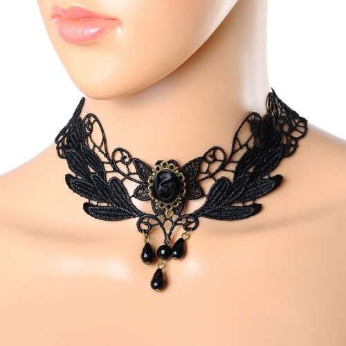 Gothic Shaped Leaves Lace Small Flower Choker - Black