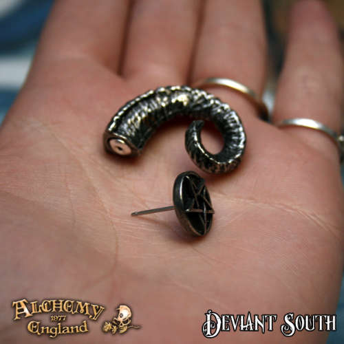 Alchemy Gothic E356 Magic Ram's Horn Faux Stretcher (single)