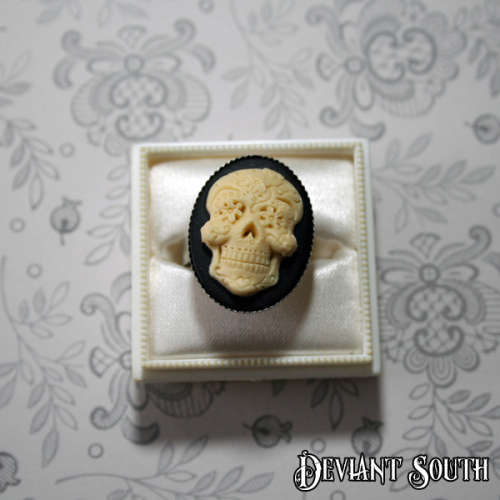 Sugar Skull Cameo Silver Ring - Medium Cameo (25x18mm)