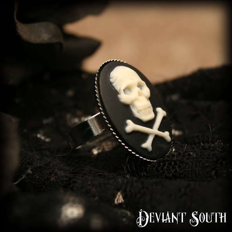 Deviant South Skull `n Crossbones Cameo Silver Adjustable Ring