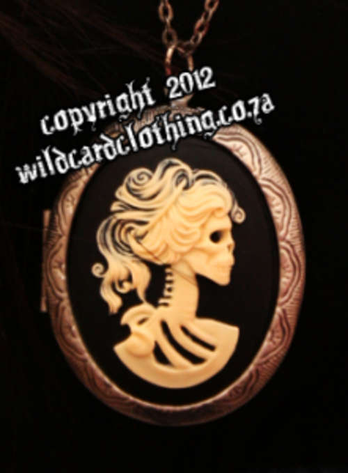 Madame Squelette "Lady Skeleton" Cameo Locket - Vintage Black