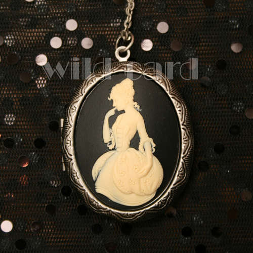 Cameo Locket - Last Breath