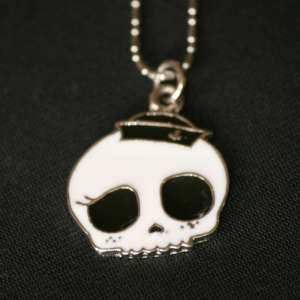 ***CLEARANCE SALE!*** -->> AWESOME MONOCHROME SAILOR SKULL NECKLACE <<--