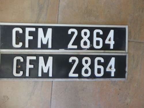 OLD SINGLE METAL NUMBER PLATE - CFM 2864 - 510 X 110 MM - AS PER SCAN