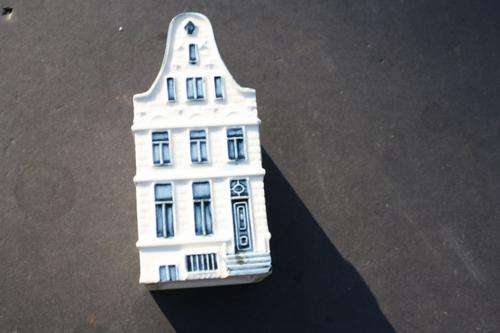 FREE POSTAGE !!! - KLM HOUSE - NO. 40 - SEALED - EMPTY - PLEASE HAVE A LOOK