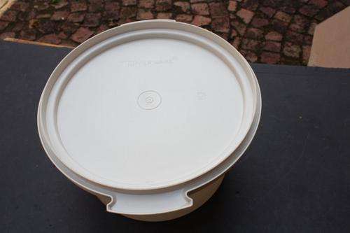 TUPPERWARE CONTAINER FOR YOUR CAKE - 285 MM DIAM. - 180 MM HIGH - PLEASE HAVE A LOOK