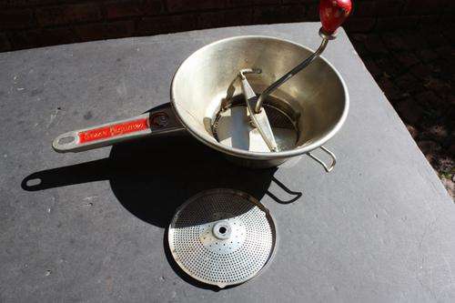 OLD GRATER - PASSE LEGUMES - ALG - FRANCE - 200 MM DIAM - 85 MM HIGH PLEASE HAVE A LOOK