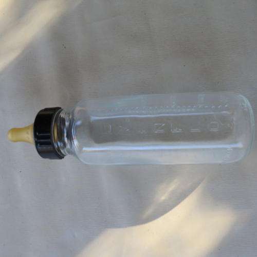 VINTAGE GLASS BABY BOTTLE - EVENFLO - U.S.A. - MEASURING IN OUNCES AND CUBIC CENTIMETERS