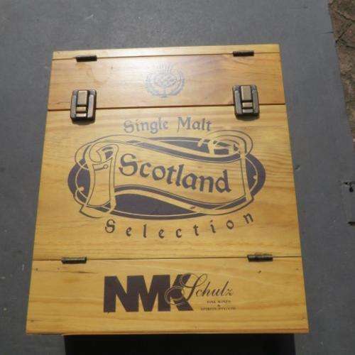 SOLID WOODEN BOX - 285 X 305 X 115 MM - SINGLE MALT SELECTION - SCOTLAND