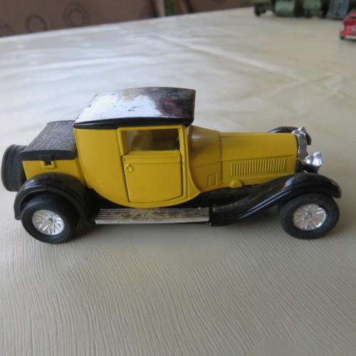 VINTAGE CAR - MADE IN CHINA - PLEASE HAVE A LOOK