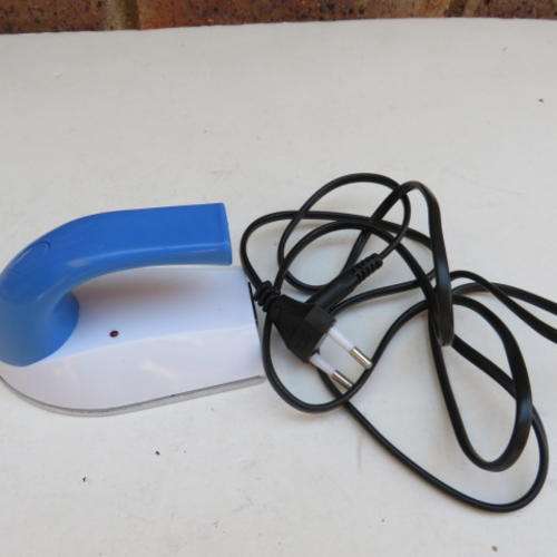 MICRO TRAVELLING IRON - PLEASE HAVE A LOOK