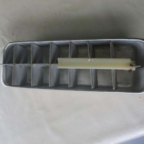 OLD ALUMINIUM ICE CUBE TRAY