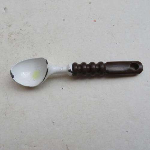 OLD ICE CREAM SCOOP
